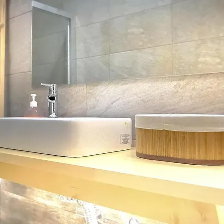 Holiday home Ten2twelve